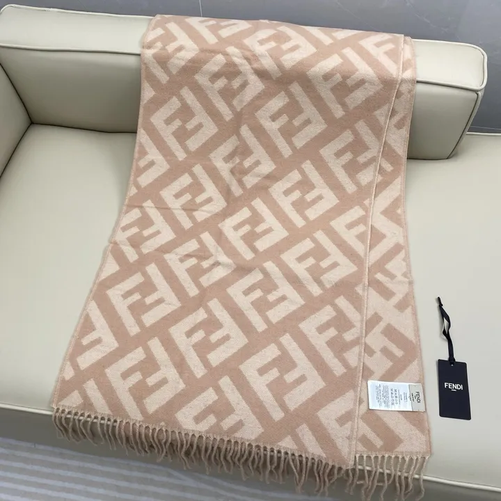 スーパーコピー フェンディ マフラー