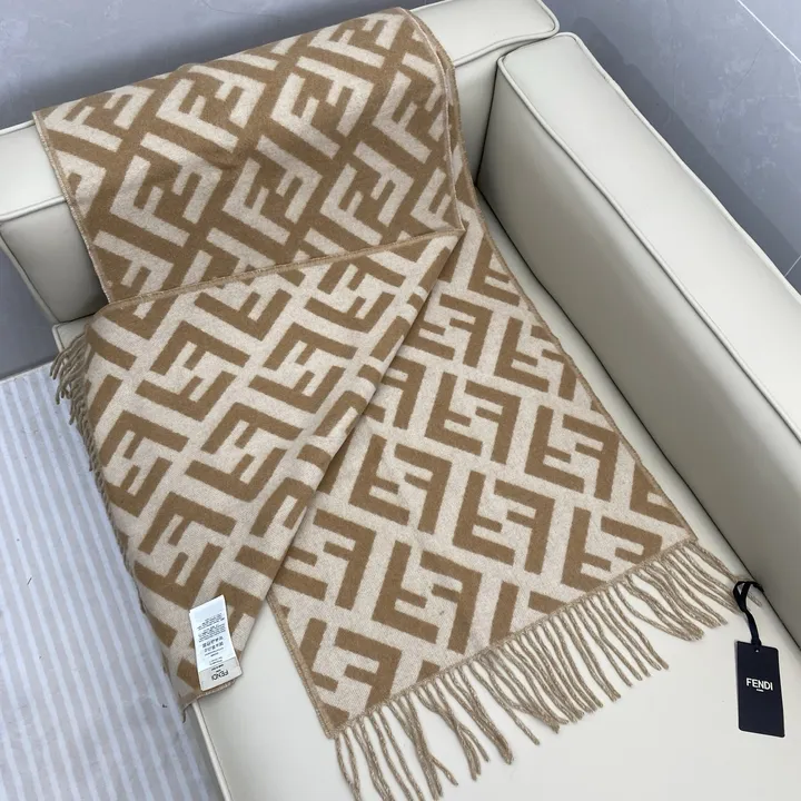 スーパーコピー フェンディ マフラー