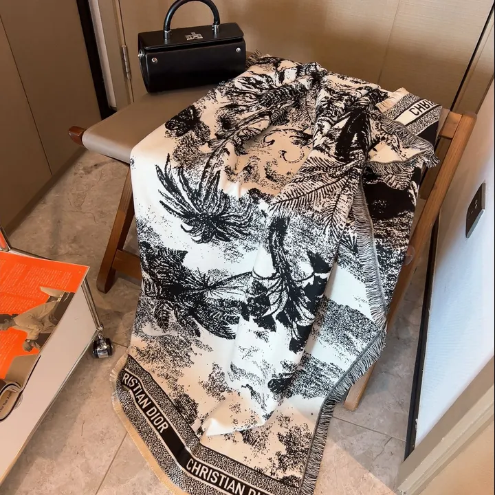 スーパーコピー ディオール マフラー