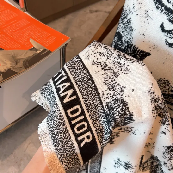 スーパーコピー ディオール マフラー