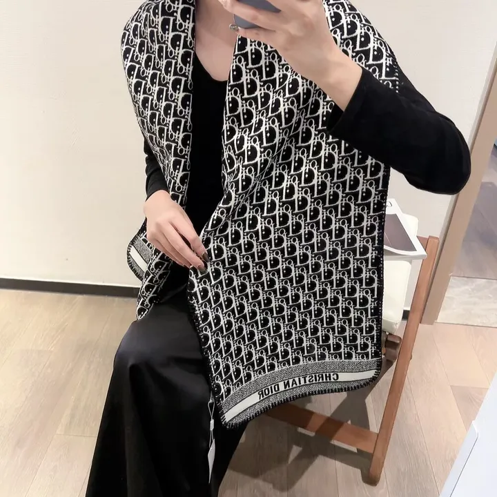 スーパーコピー ディオール マフラー