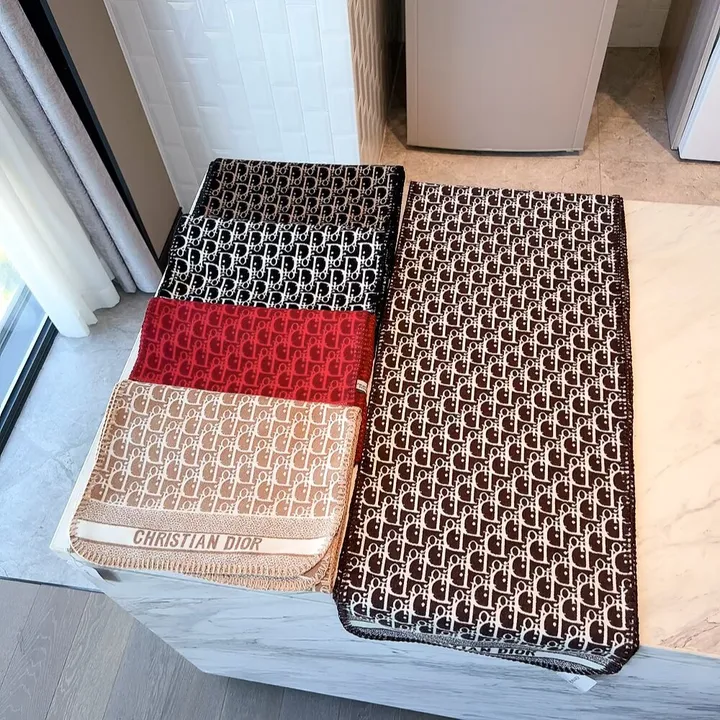 スーパーコピー ディオール マフラー