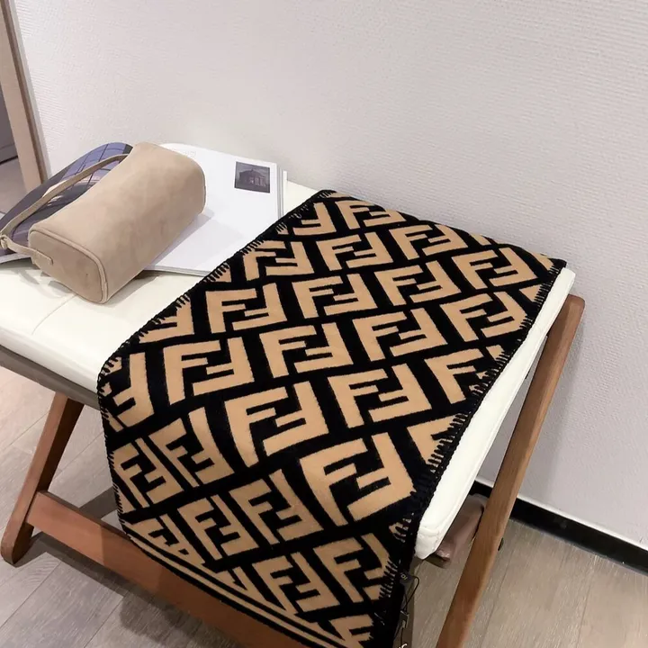 スーパーコピー フェンディ マフラー