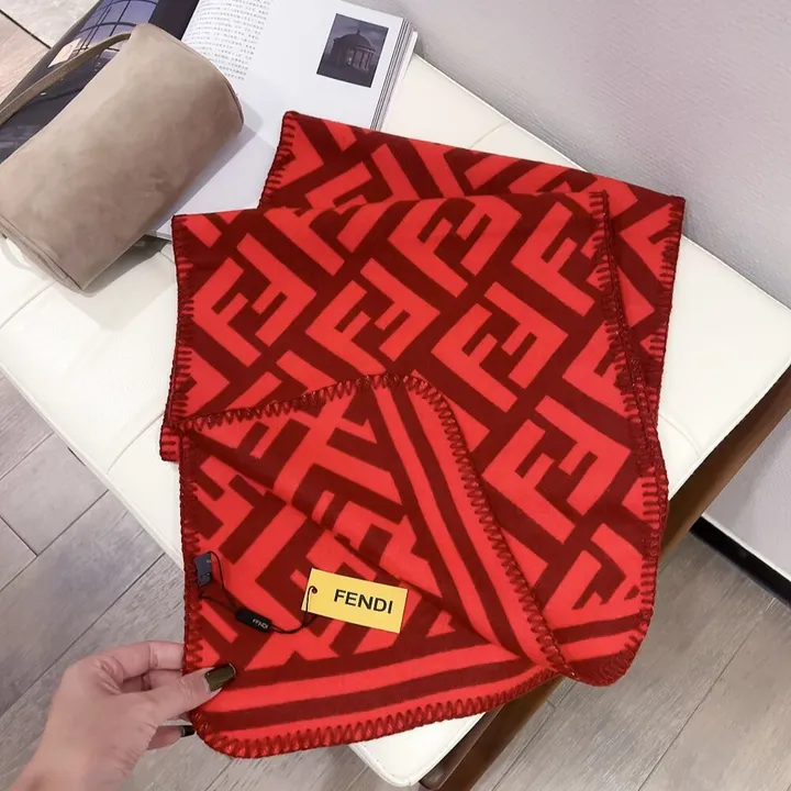 スーパーコピー フェンディ マフラー