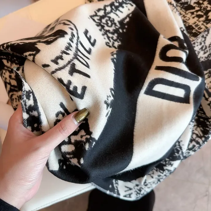 スーパーコピー ディオール マフラー