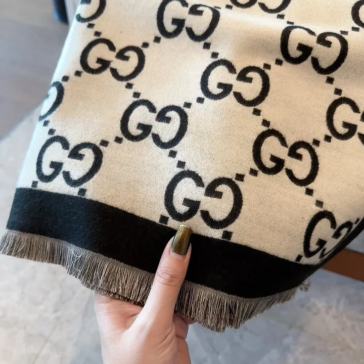 スーパーコピー グッチ マフラー