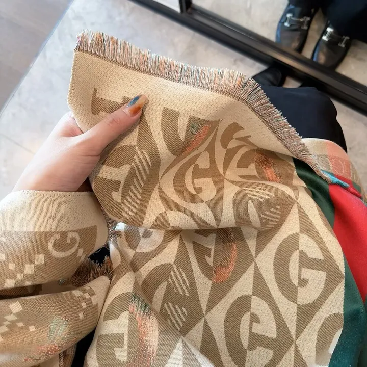 スーパーコピー グッチ マフラー