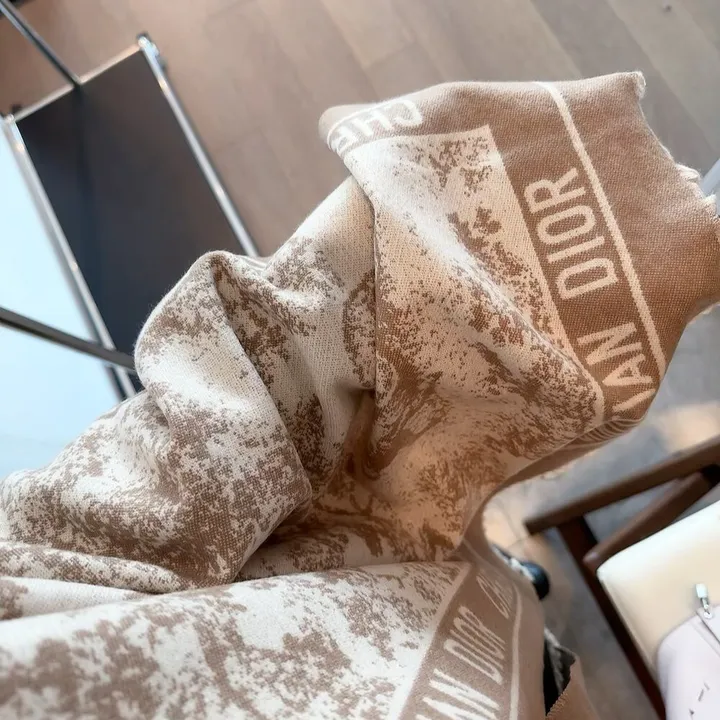 スーパーコピー ディオール マフラー