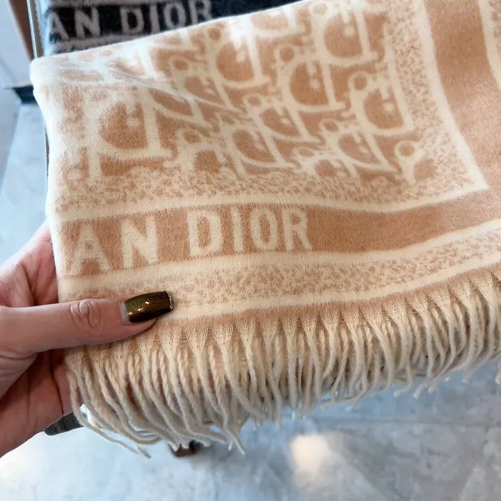 スーパーコピー ディオール マフラー