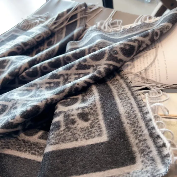 スーパーコピー ディオール マフラー