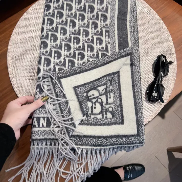 スーパーコピー ディオール マフラー