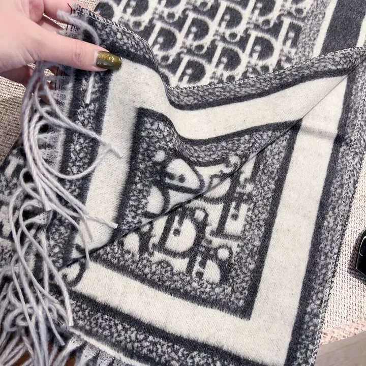 スーパーコピー ディオール マフラー