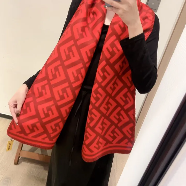 スーパーコピー フェンディ マフラー