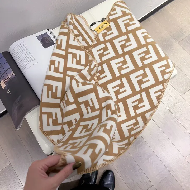 スーパーコピー フェンディ マフラー