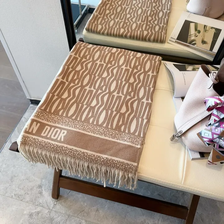 スーパーコピー ディオール マフラー