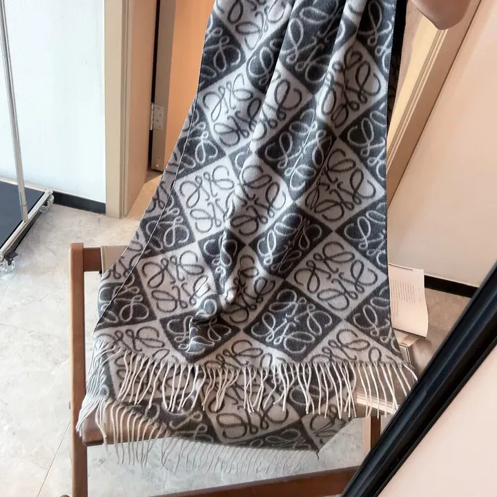 スーパーコピー ロエベ マフラー