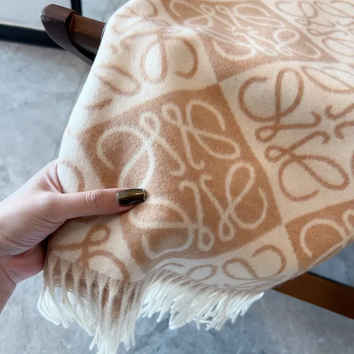 スーパーコピー ロエベ マフラー