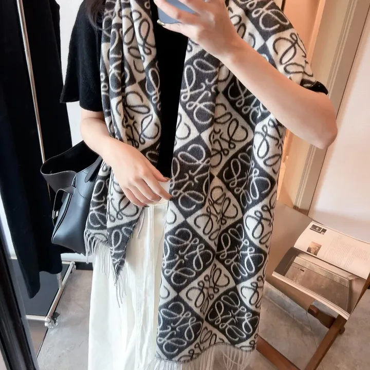 スーパーコピー ロエベ マフラー