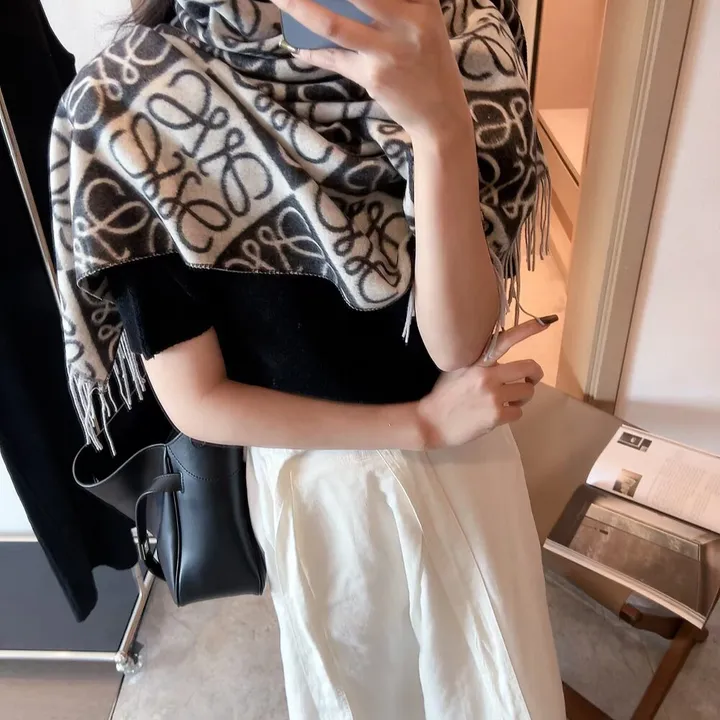 スーパーコピー ロエベ マフラー