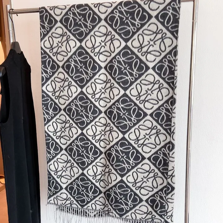 スーパーコピー ロエベ マフラー