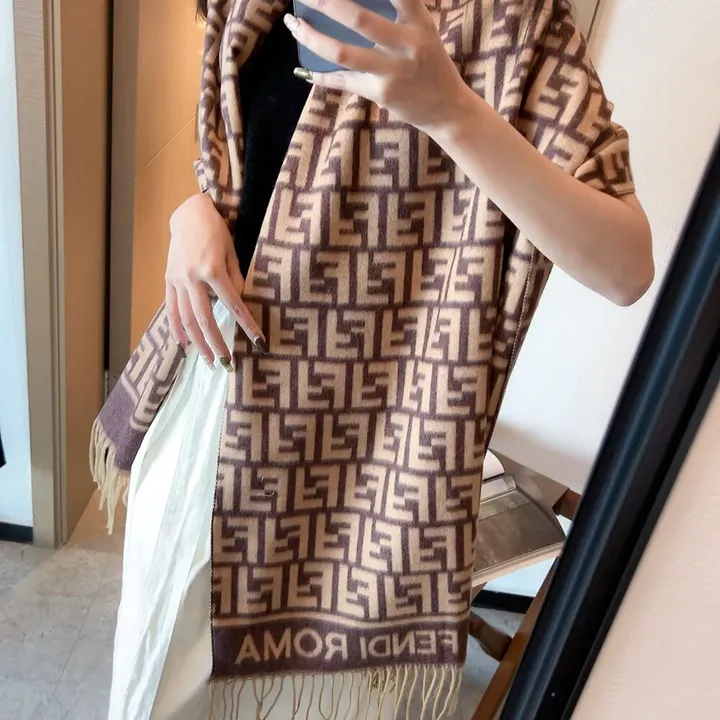 スーパーコピー フェンディ マフラー