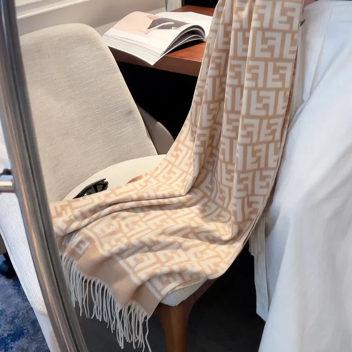 スーパーコピー フェンディ マフラー