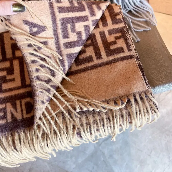 スーパーコピー フェンディ マフラー