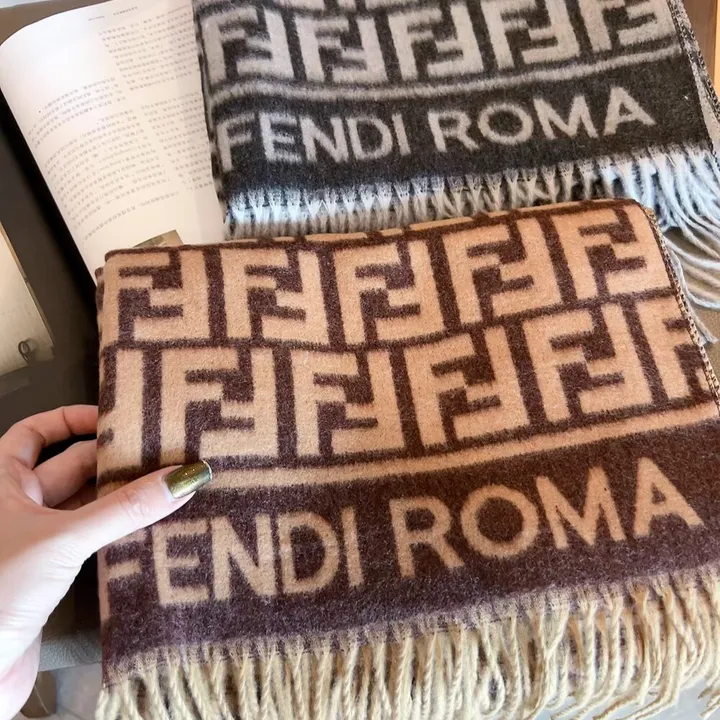 スーパーコピー フェンディ マフラー