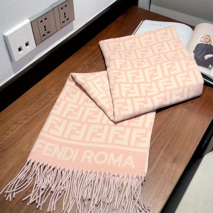 スーパーコピー フェンディ マフラー