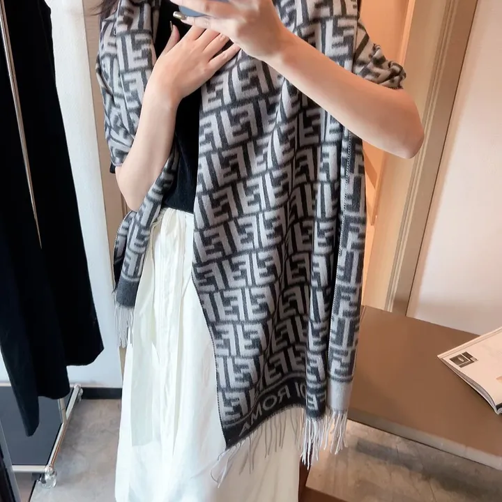 スーパーコピー フェンディ マフラー