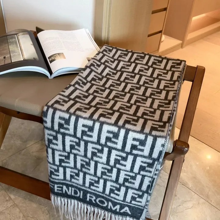 スーパーコピー フェンディ マフラー