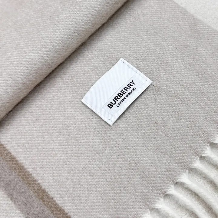 スーパーコピー バーバリー ス マフラー