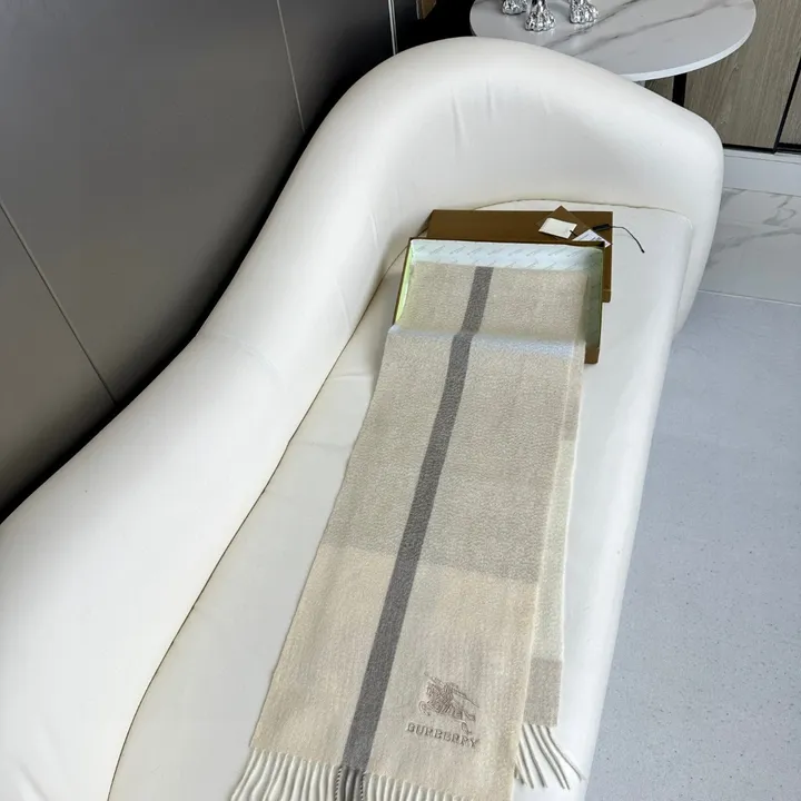 スーパーコピー バーバリー ス マフラー