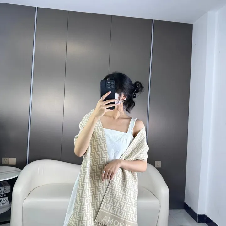 スーパーコピー フェンディ マフラー