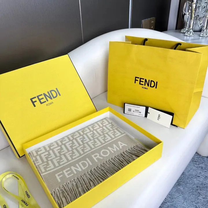 スーパーコピー フェンディ マフラー