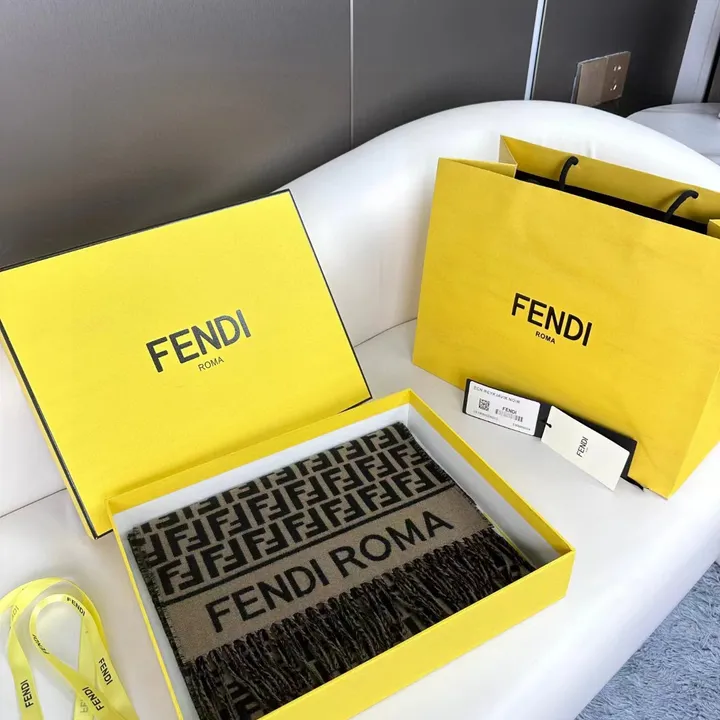 スーパーコピー フェンディ マフラー