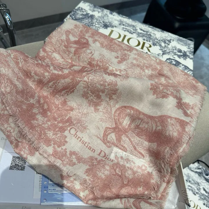 スーパーコピー ディオール マフラー