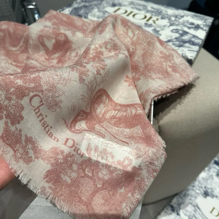 スーパーコピー ディオール マフラー