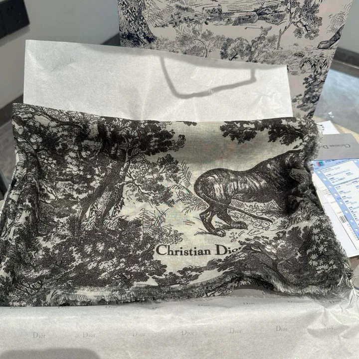 スーパーコピー ディオール マフラー