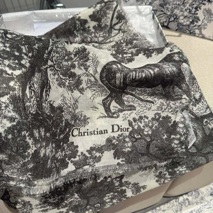 スーパーコピー ディオール マフラー