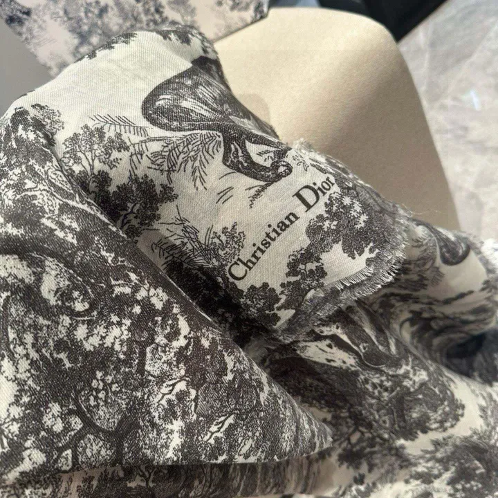 スーパーコピー ディオール マフラー