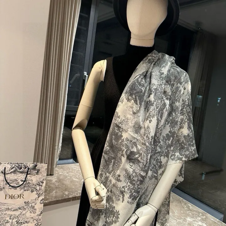 スーパーコピー ディオール マフラー