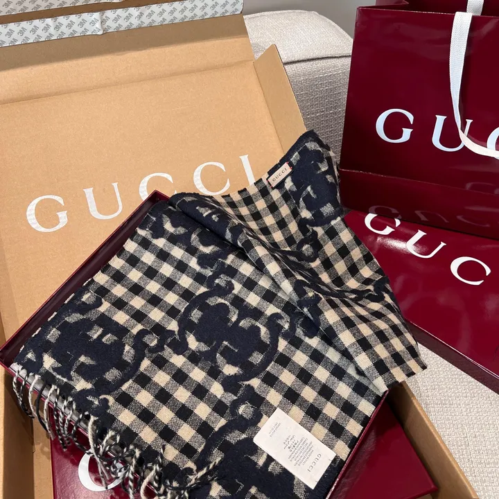 スーパーコピー グッチ マフラー