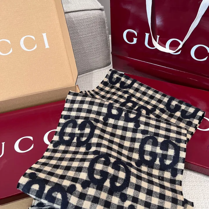 スーパーコピー グッチ マフラー