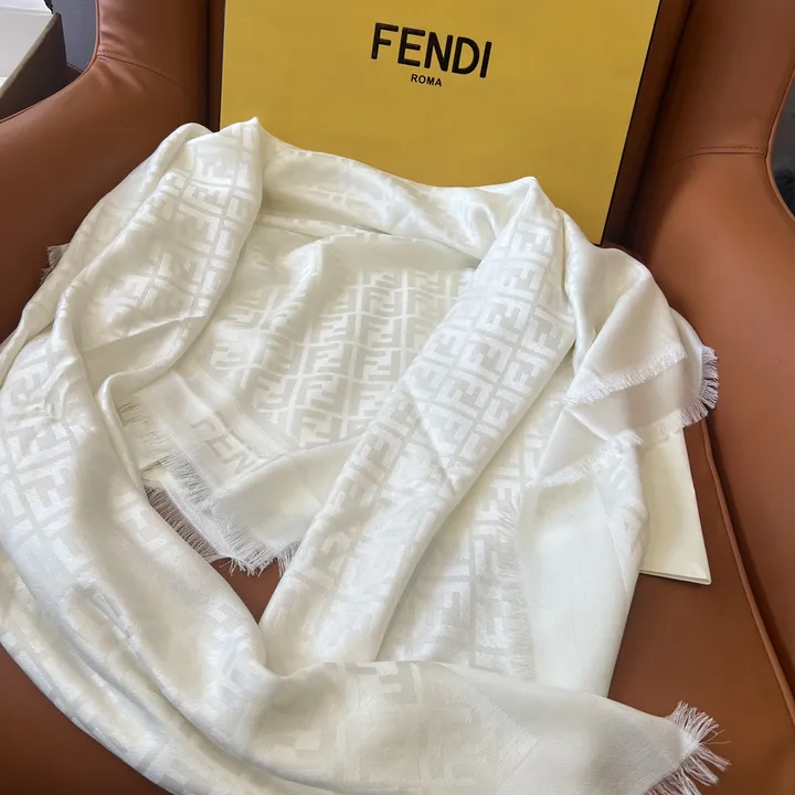 スーパーコピー フェンディ マフラー