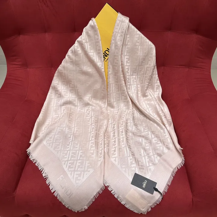 スーパーコピー フェンディ マフラー