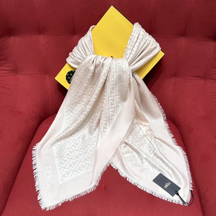 スーパーコピー フェンディ マフラー