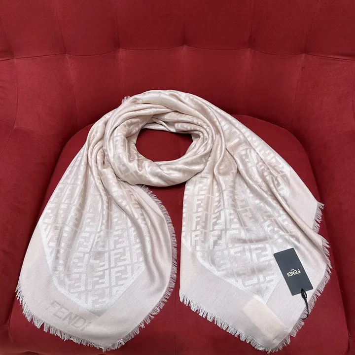 スーパーコピー フェンディ マフラー