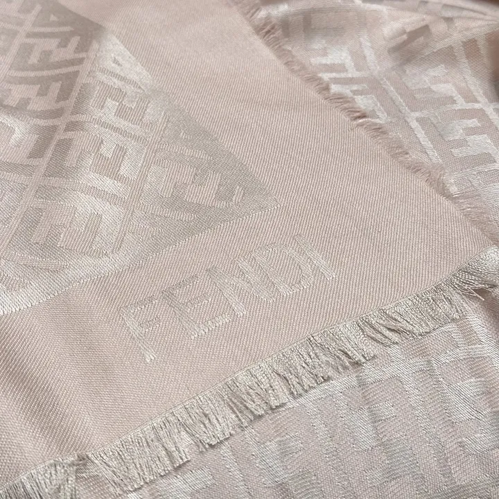 スーパーコピー フェンディ マフラー