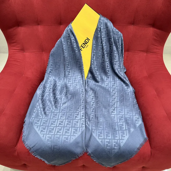 スーパーコピー フェンディ マフラー